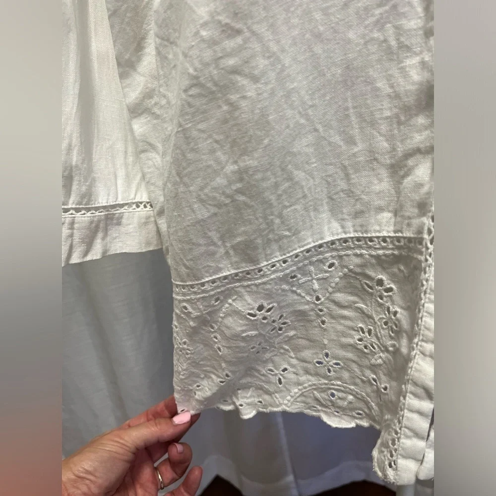 J.Jill Eyelet-border Linen Shirt in white | size medium